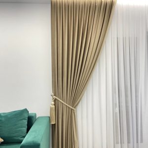 DRAPERII CATIFEA ÎN PLIU