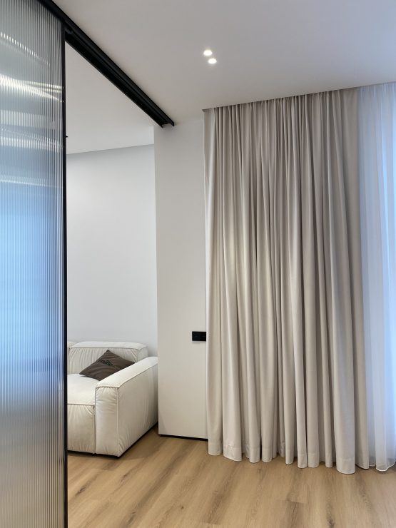 DRAPERII CATIFEA - imagine 11